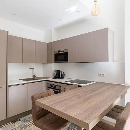 New Cosy Liberation アパート